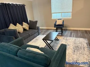 Family Friendly 4BR Home Near Parks & Dining - Image 2