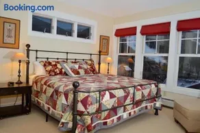 Topridge Townhome 3BR, 4BA with Hot Tub, Ski On Ski Off, Mountain Views and Sports Center - Image 2