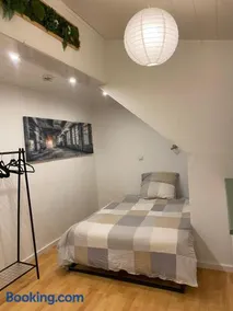 1 bedroom with private bathroom & Kitchenette - Image 3