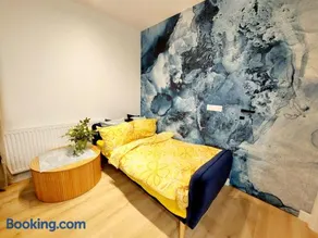 Luxury modern new apartment with garden&free parking,close to Wroclaw self check-in 24h - Image 5