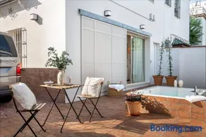 Magno Apartments Robles - Image 2