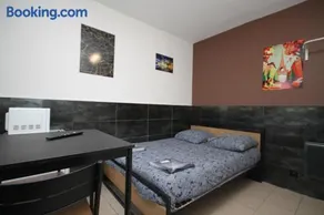 07 - Chambre proche Paris et Transports avec TV WIFI - Image 2