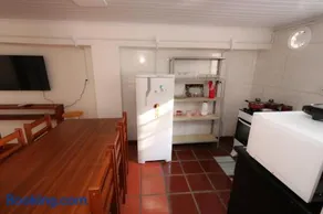 Alojamento no Centro de Concórdia acomodação inteira você terá todo o espaço só para o seu grupo de até 6 pessoas e com estacionamento para 1 carro - Image 4