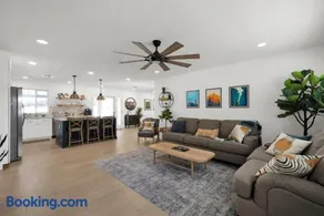 Modern Home with Pool Near ASU & Scottsdale - Image 4
