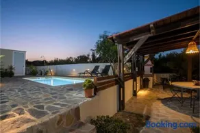 Villa Verona Pool - Image 3