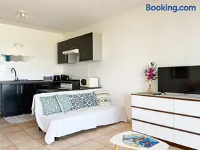 Breathtaking Bora Bora Lagoon View Studio - Image 4