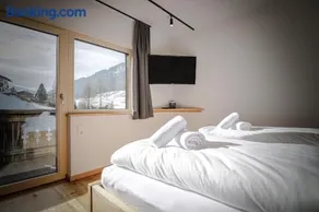 WOLF Apartments - Panorama Mountain Retreat in Tirol - Image 3