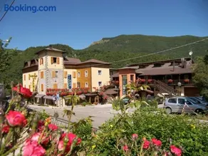 Val Del Rio - Image 1