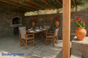 Houses at Chrisopigi Sifnos - Image 1
