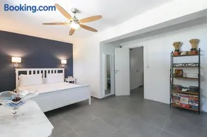 Apollo Beachfront House in Pefkohori #FeelsLikeHome - Image 3