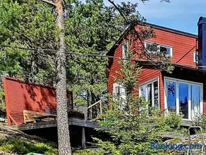 Peaceful Island Home near Sea - Image 1