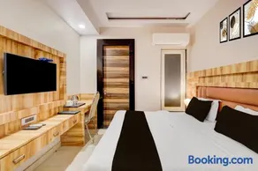 Super OYO Townhouse Oak CSJMU Kanpur Formerly Shree Dev Villa - Image 4