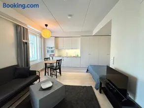 Easy Stay Rooms & Apartments near Airport - Image 5