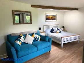 Conkers - a new bespoke rural escape near Glastonbury - Image 1
