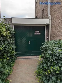 B&B Berglust Rotterdam met serre en gratis parkeren - Image 1