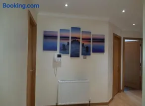 Beachview Apartment - Image 2