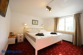 THE CORNISH ARMS Guest House - Image 2