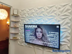 Exclusiva Casa con Alberca - Image 1