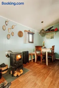 Cosy Cabin - Image 2