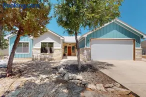 Tanglewood Retreat | Updated house in Spring Branch with a large yard - Image 4