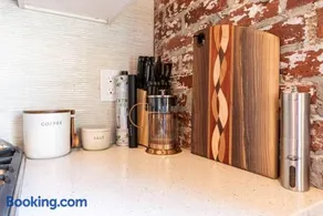 Stylish Soho-Inspired Loft, 15 Min To Nyc Times Square - Image 4