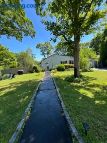 Hauppauge 2BR Near LIRR, Airport & Stony Brook - Image 1