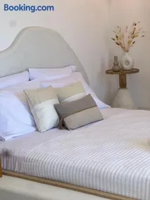 Patela Luxury Suites - Image 3