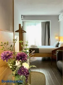 Poble Sec Apartment - Image 1