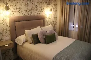 Apartamentos turísticos Desiree - Image 1