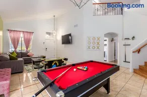 Cactus House 5BR Family Fun Hub - Image 2