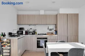 Stunning apartment in Battersea-Clapham Junction - Image 4