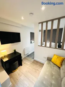 Yastayzzz at Studio 3 Bransford Road - Image 3