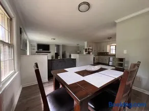 New Modern Lux Large Home 10MIN Downtown Sleeps 12 - Image 3