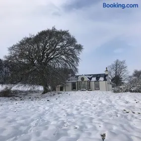 Gorgeous boutique off-grid cottage near Peebles - Image 3