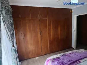 FRANS GUEST house - Image 2