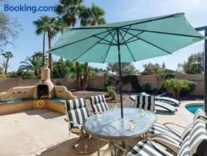 Scottsdale Classic- Pool Heat Available - Fire pit - Image 1