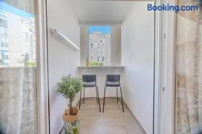 Split Apartment M&T - Image 1