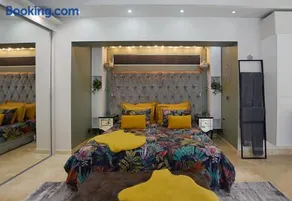 Crown Comfort - Affordable luxury - Private Pool & Hot Tub Under Roof - Image 2