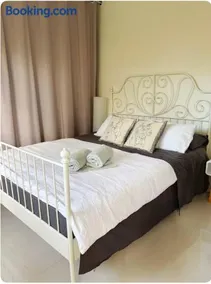 Entire Studio Guesthouse in East Lindfield - Image 3