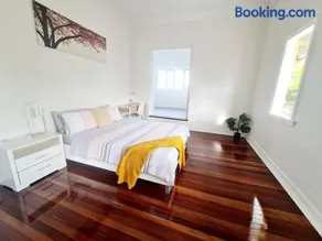 Exclusive location - 3-bedroom Unit in Maryborough CBD, 10ppl - Image 2