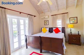 Bianca Bay 3 Bedroom West Coast Beach Front Villa - Image 1