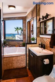 Oceanview 4BR Retreat steps from Malecon in La Paz - Image 3