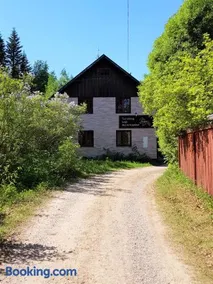 Vargheden B&B och trädgård - Image 1