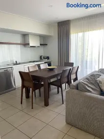 Stunning 2Bdrm Cable Beach Unit - Image 2