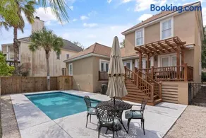 Village Retreat - 100 Mews Circle - Image 1