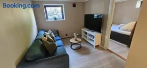 Moderne 2 roms leilighet med gratis parkering nær sentrum - Image 3