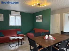 Gîte champêtre avec piscine couverte en Auvergne - Image 4