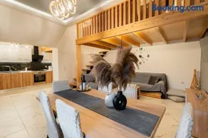 Luxury Getaway with Jacuzzi - Platanos House Salakos - Image 5