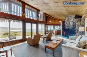 Curtis-Moulton Retreat - Image 2