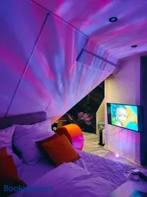 Romantic getaway - Bathtub for 2 - Netflix - Image 1